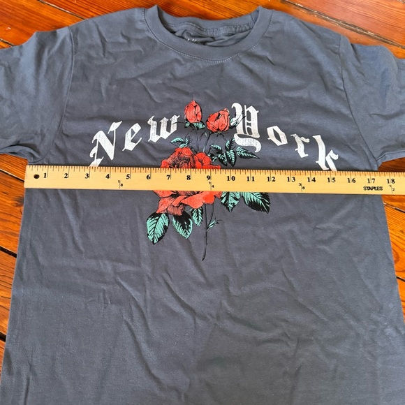 Rebellious One Juniors' New York Rose Graphic Cotton T-Shirt Size Small NWT - Picture 6 of 9